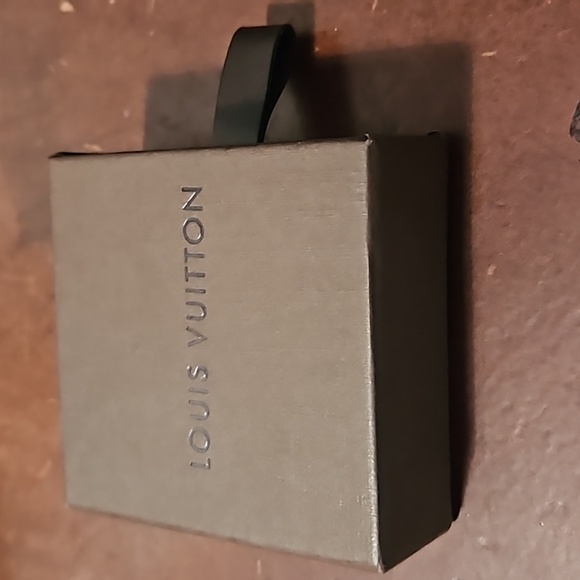 Louis Vuitton Berg Inclusion Ring Clear Gold and Red Monogram Flower - Picture 4 of 4